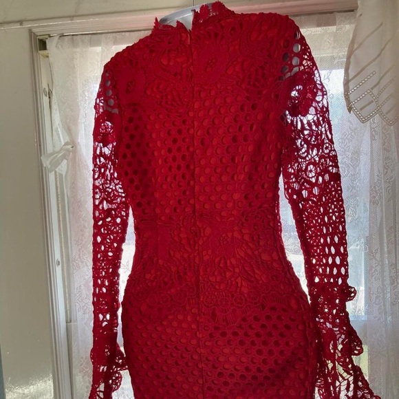 Elegant Red Crochet Dress with lace detailing by Missguided 2 - Picture 2 of 5